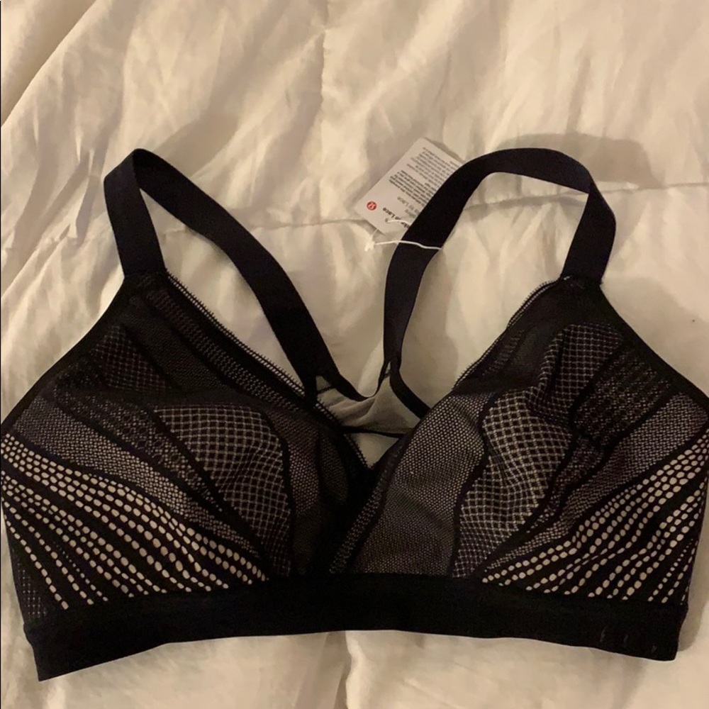 New lululemon “Awake to lace Bra” size 34DD